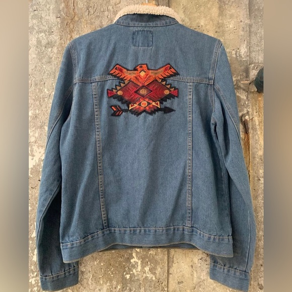 BooHoo Man Denim Jacket Button Up Sherpa Collar Trucker Aztez Medium embroidered - Picture 3 of 5